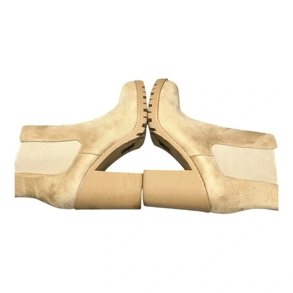 SODA Tan Suede Ankle Boots with Chunky Heel and Elastic Panels LIKE NEW! Size 8 - Picture 2 of 11